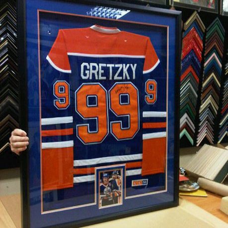 canvas stretching and jersey framing